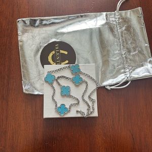 BLUE CLOVER NECKLACE SILVER